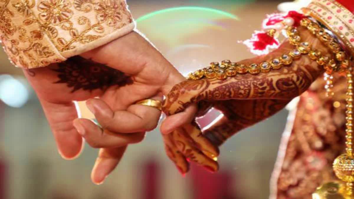 twowivescelebratehusband’sthirdweddinginap