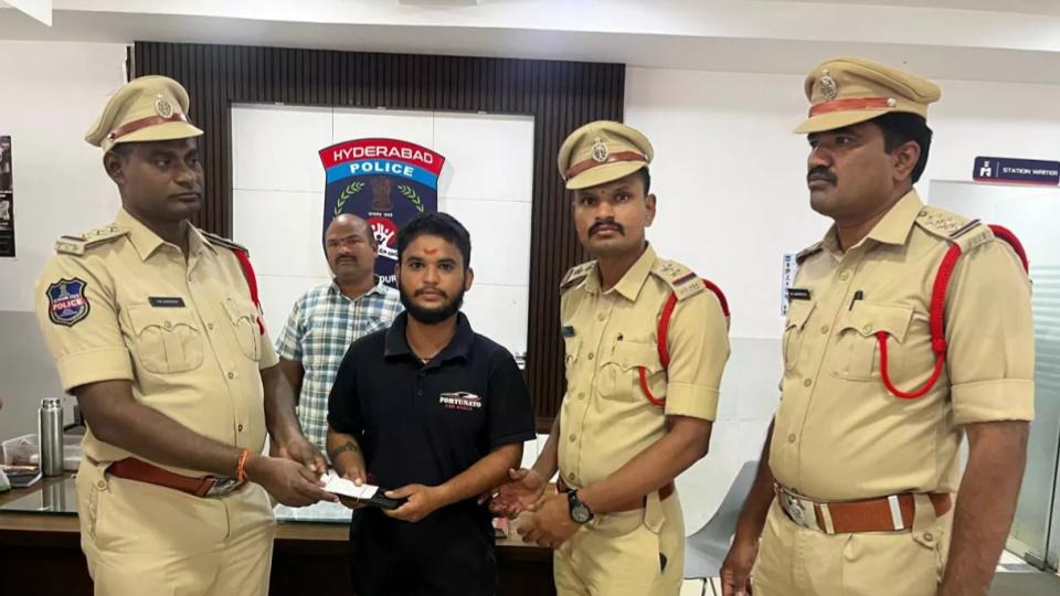 Mailardevpally Police Recover 34 Stolen Mobile Phones 