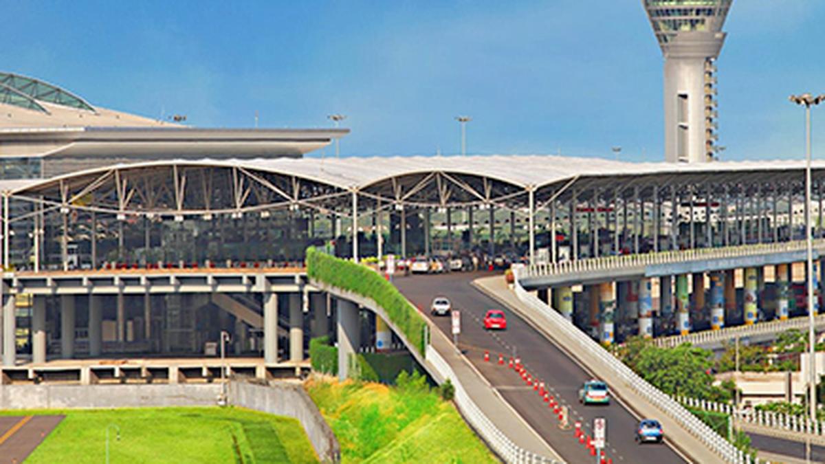 tirupatiflightcancellationsparkschaosathyderabadairport