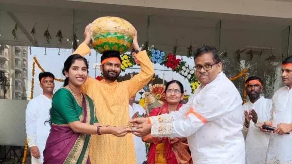 Hyderabad Communities Bid Big For Ganesh Laddus
