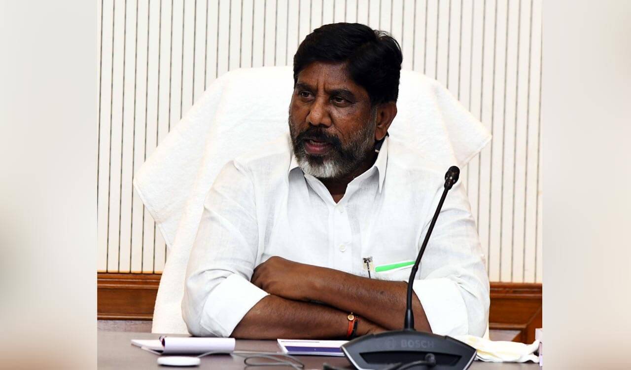 burglarsstrikeatdeputycmbhattivikramarka’sresidencedecampwitharticlesworthlakhs