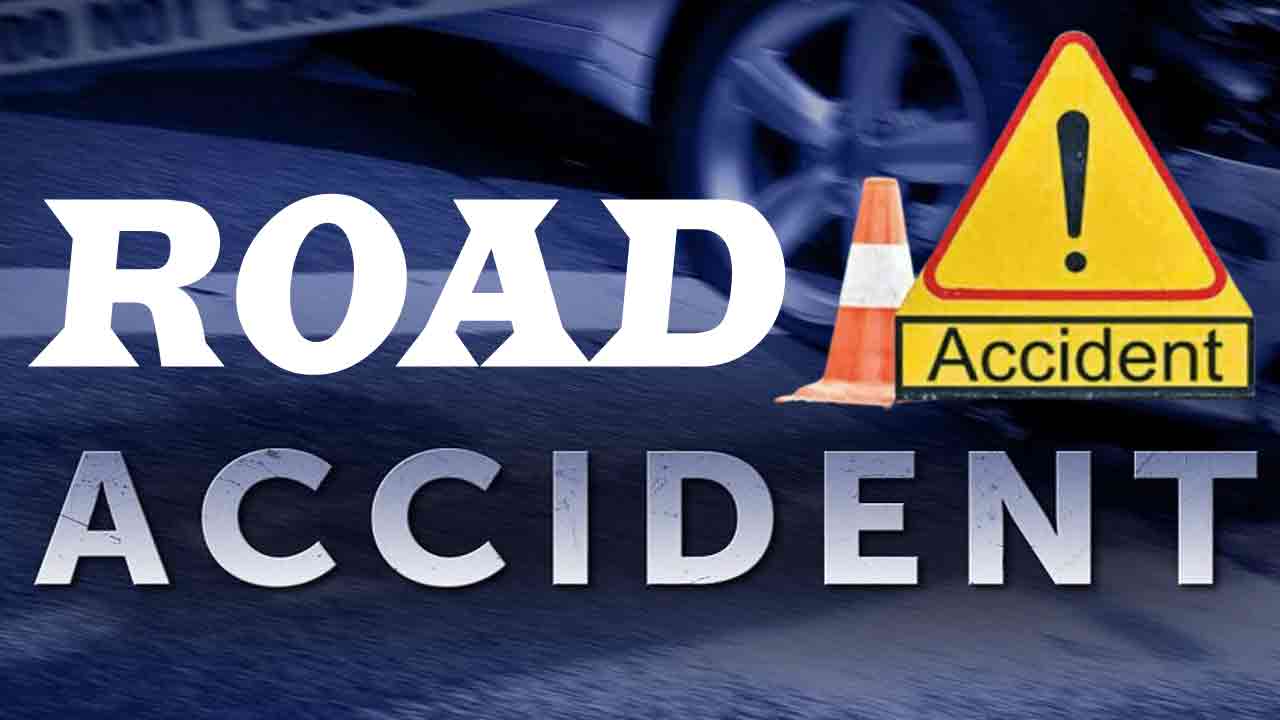 twoteenagerskilledinroadaccidentinkarimnagar