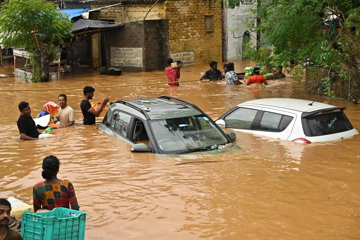 congressgovtintelanganayettosubmitfloodsituationreportsayscentre