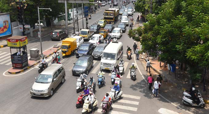 hyderabadroadsturnbusyaftereasingoflockdownnorms