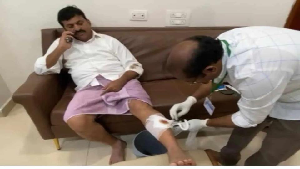 ministerponguletiinjuredwhileinspectingfloodedkhammam