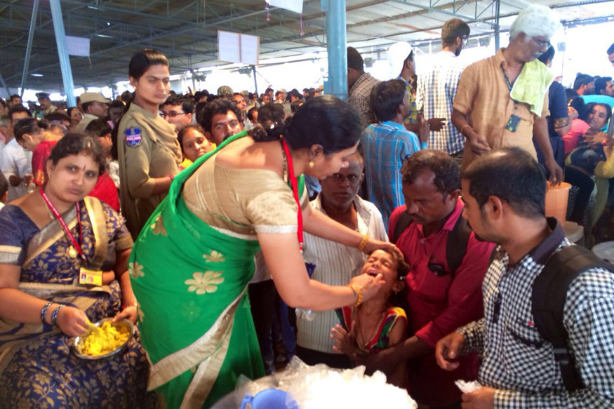 thousandsofpeopleadministersfishprasadaminhyderabad
