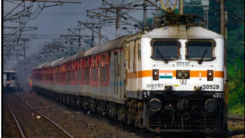 Passenger dies, brother injured after being pushed off moving train