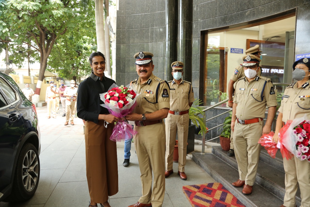 hyderabadcitypolicefelicitatespvsindhu