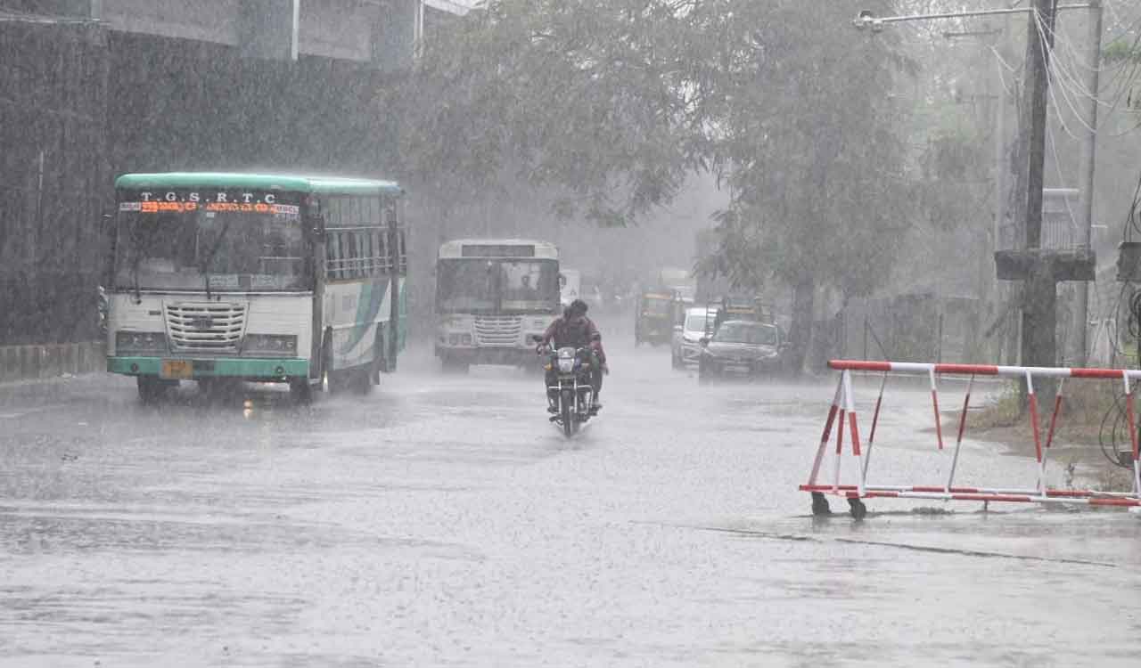 Telangana districts experiences heavy rainfall 