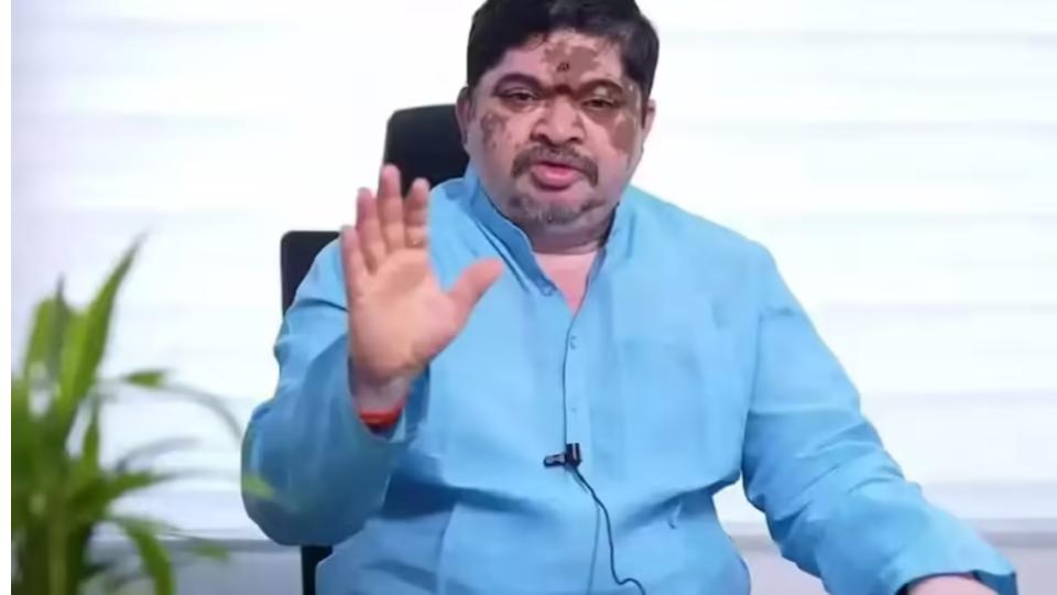 Poonam Prabhakr Urges RTC employees to withdraw their proposed strike