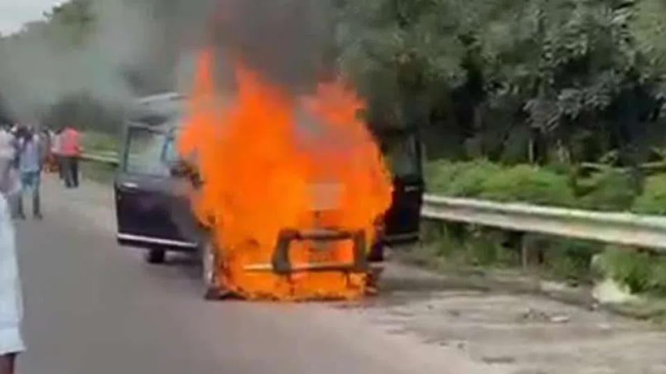 Car gutted in fire at Abdullapurmet