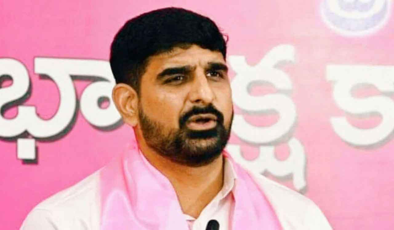 Police arrests BRS MLA Kaushik Reddy in extortion case