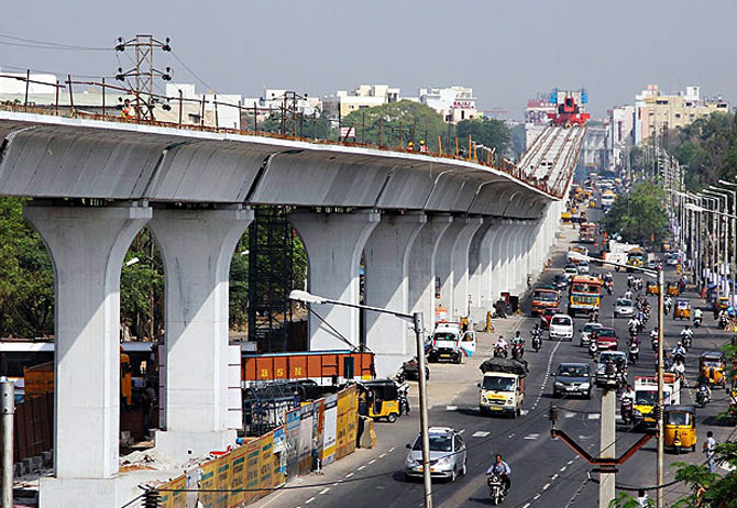 trafficdiversionofbusesheavyvehiclesatameerpet