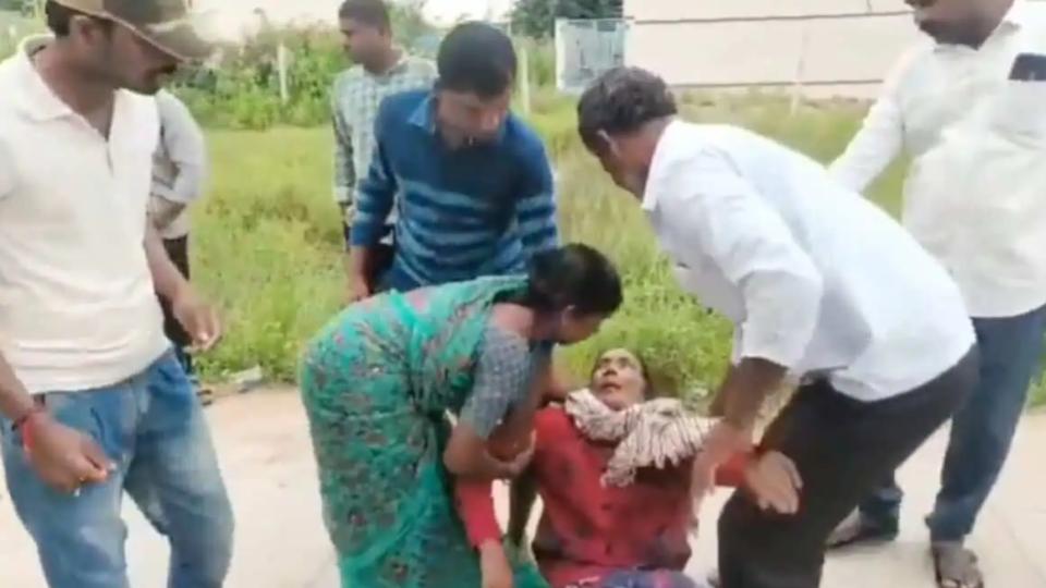 Woman collapses while waiting for urea in Siddipet