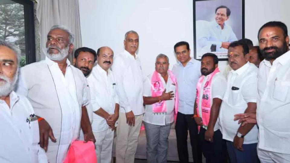 Congress leaders join BRS party in Sangareddy