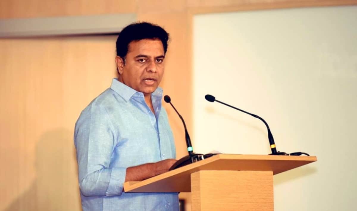 Politicians need to focus on economics and not on politics: KTR