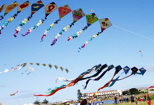 deputycmmahmoodalilaunchesinternationalkitefestival