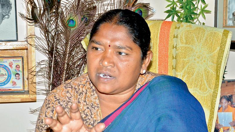 mulugumlaseethakkaseeksrs25lakhforkinofdeadinfloods