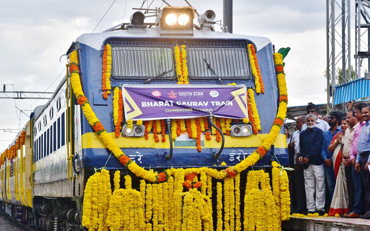 bharatgauravtrainstobelaunchedacrossscrzonesoon