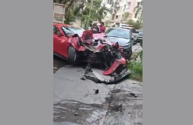 Speeding Ferrari crashes into Jubilee Hills apartment gate in Hyderabad, occupants flee scene