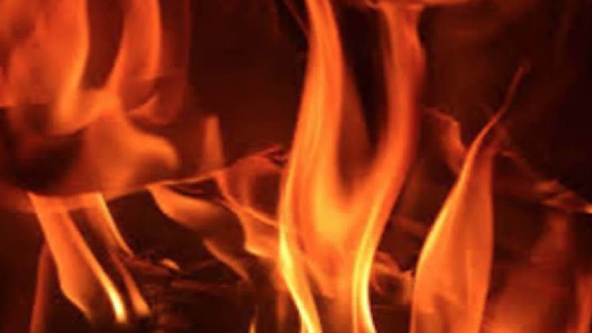 fireeruptsatcrackershopinabids