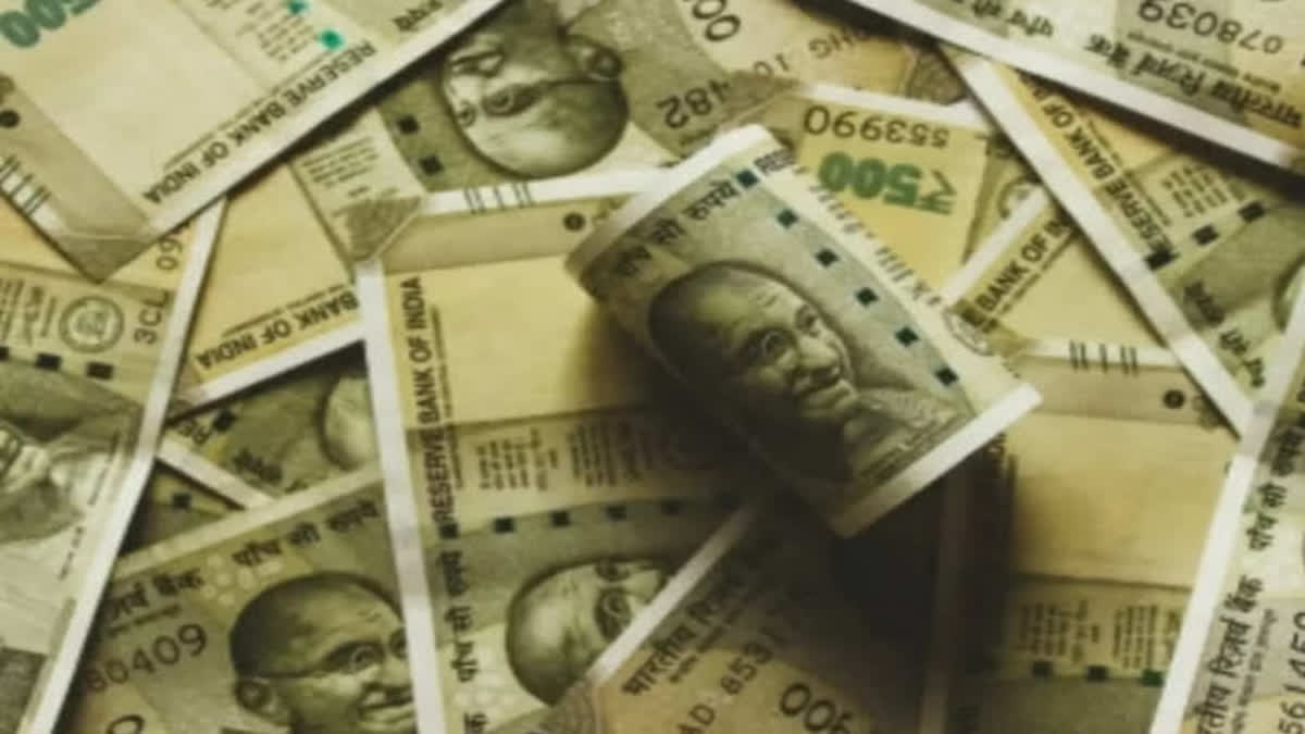 cashandfreebiesseizedtilldatevaluedatrs347crore