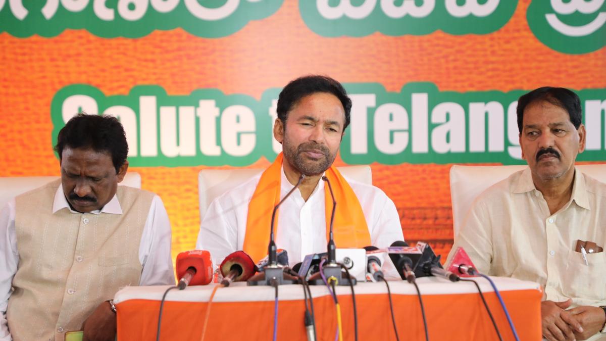 unioncoalministergkishanreddyreceivesgrandwelcomeinhyderabad