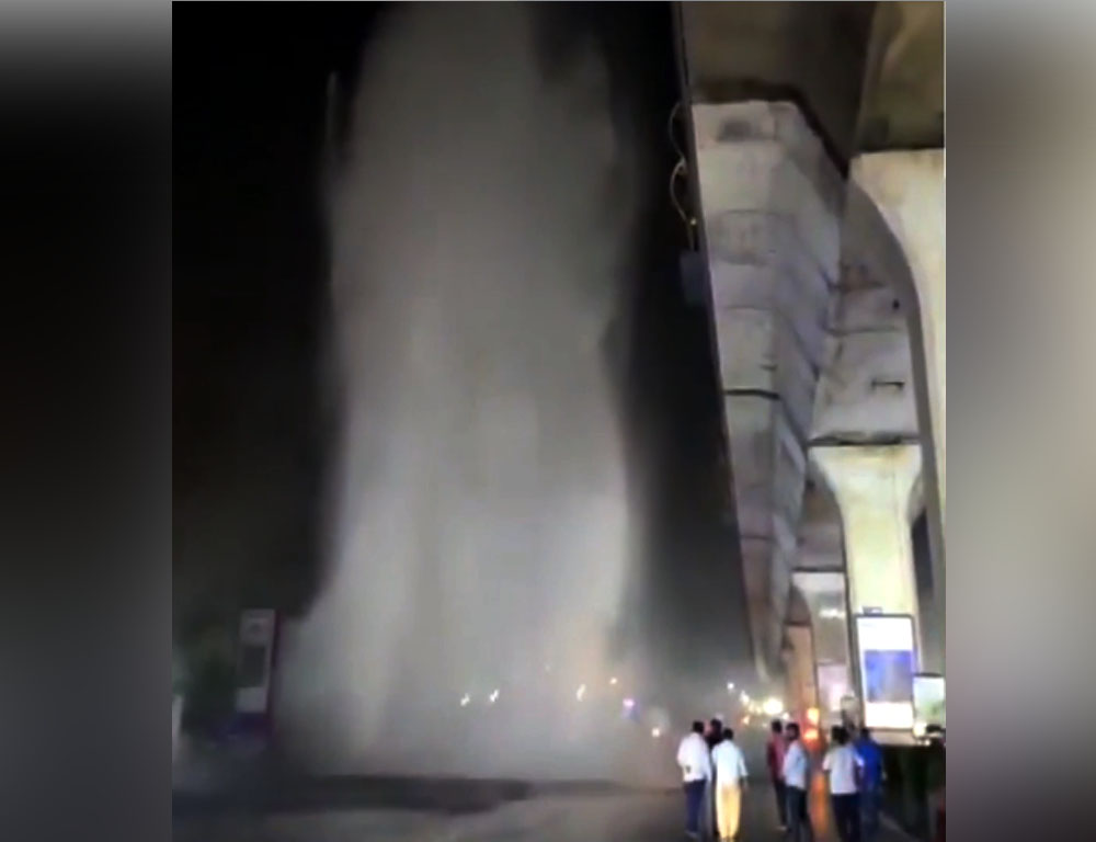 Driver killed after speeding car crashes into Krishna water pipeline near Nagole metro station