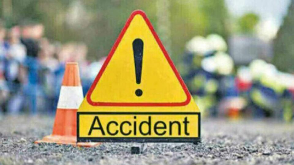 Auto-Rickshaw Overturns in Mancherial, Six Students Injured