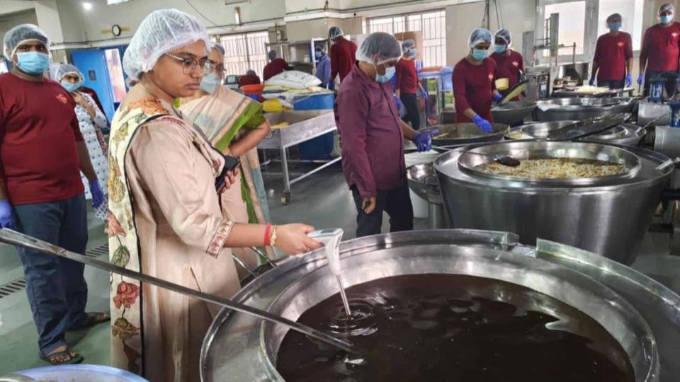 Food Safety Officers Raids Sweet Shops In Hyderabad