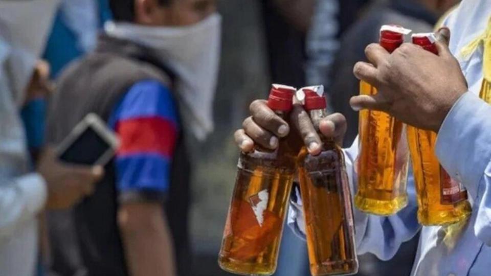 Burglars steal liquor bottles and cash in Medchal