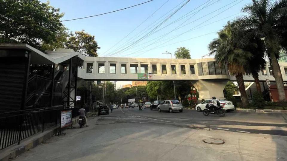 Delayed inauguration of Banjara Hills swanky Foot over Bridge frustrates pedestrians