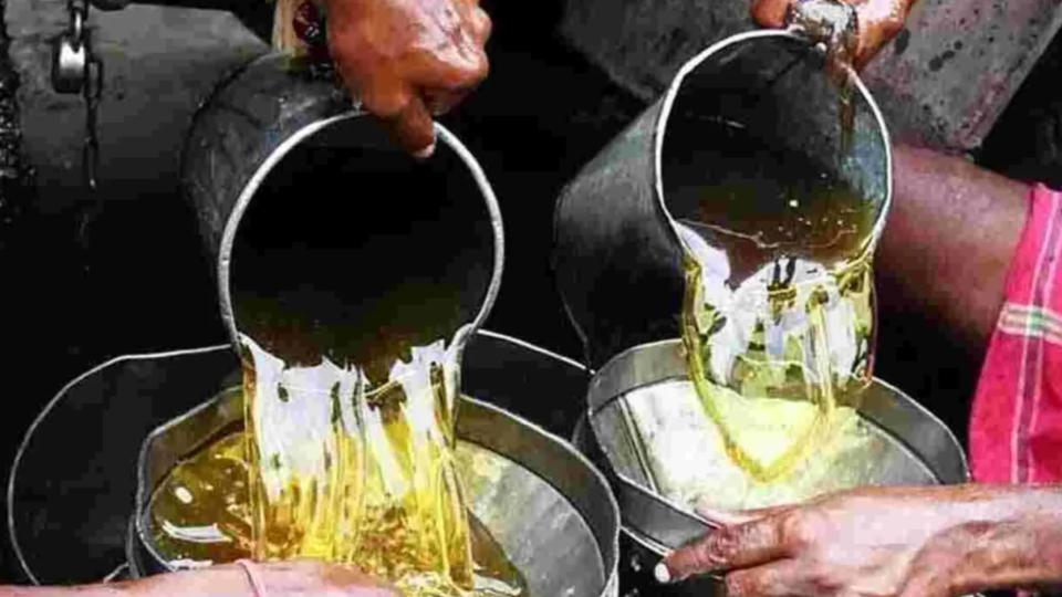 Madhapur SOT busts adulterated cooking oil racket, two arrested