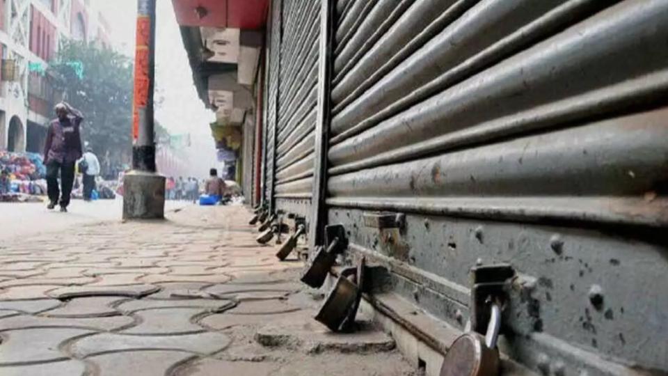 Shops, Offices observe bandh against expansion of road in Mancherial