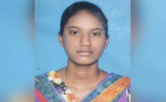 teensetsherselfonfireinhyderabadhostelnosuicidenotefound