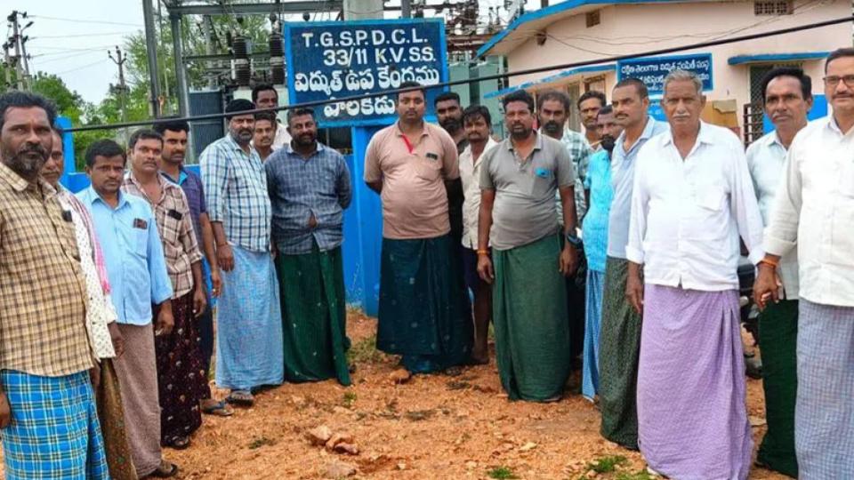 Nalgonda Farmers demand uninterrupted power supply for agriculture