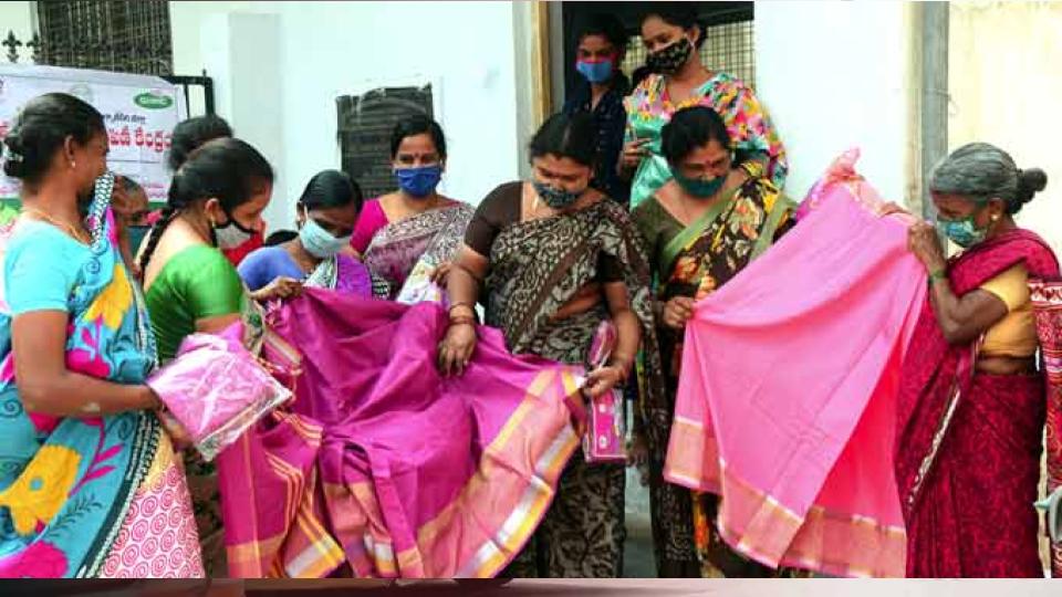 4.27 lakh Bathukamma sarees to be distributed in Khammam