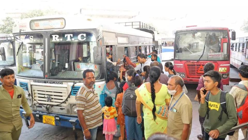 TGSRTC runs 5,500 special buses for Sankranti festival