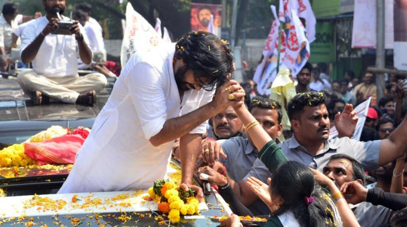 pawankalyanholdsroadshowinkukatpally
