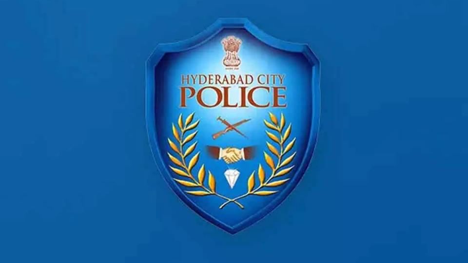 hyderabadtaskforcecopsseizespoiltoffalatdabeerpura