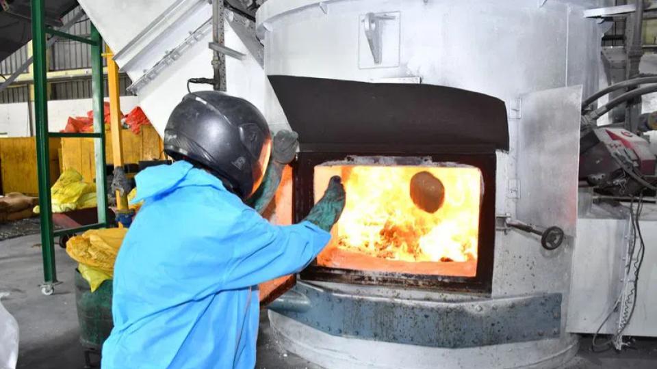 policeburnsdownseizedganjaworth375crinsangareddy
