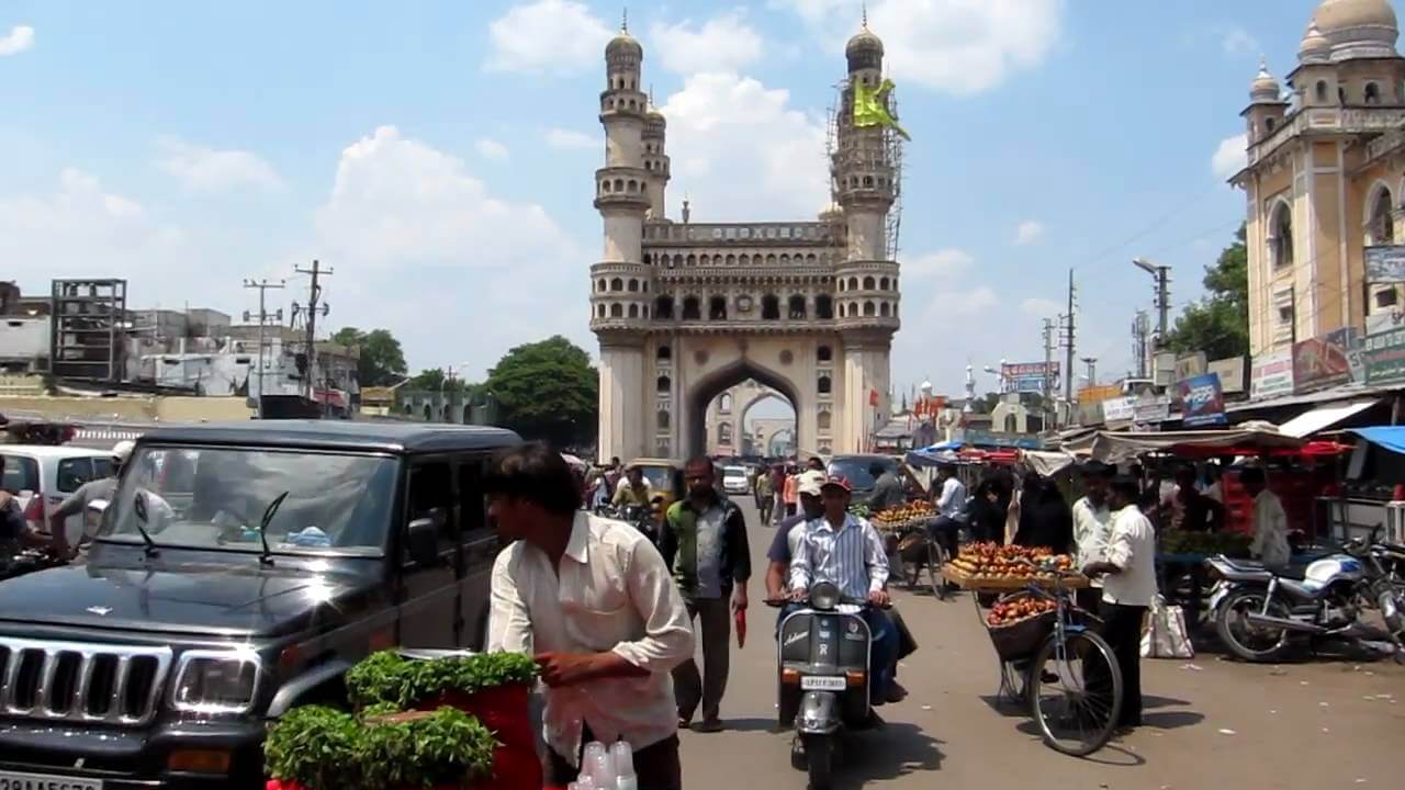 Visitors rue traffic jams at Charminar