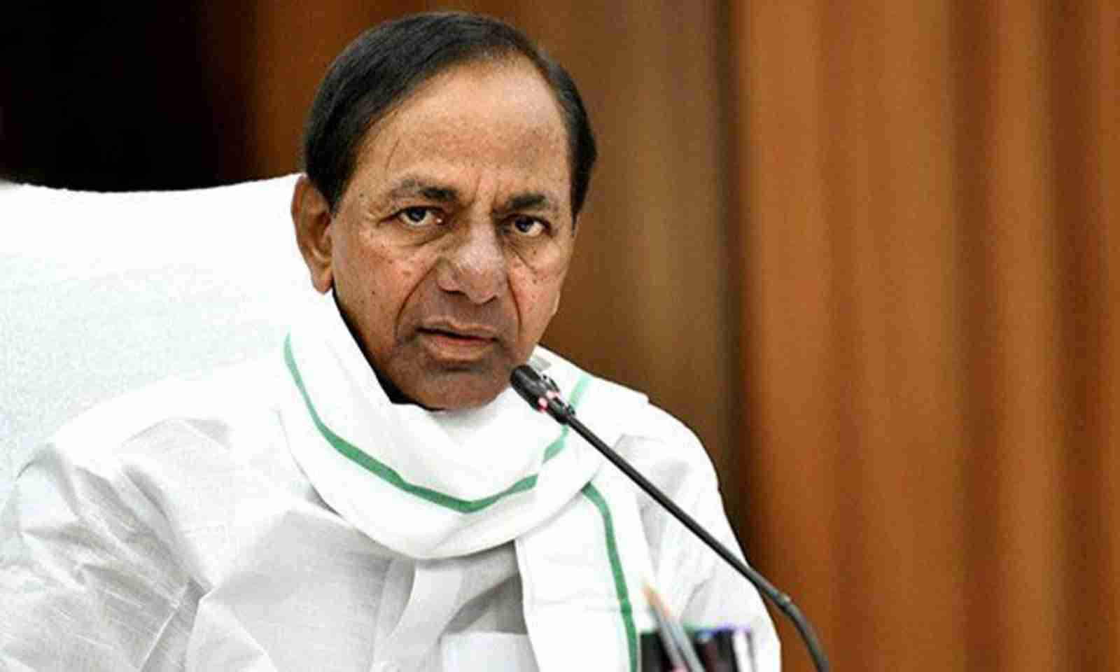 cm-kcr-extends-rs-10-lakh-financial-assistance-to-farmers-union-leader