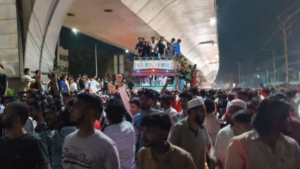 stonepeltingeruptsinhyderabadafterrowoversuspectedcattletransportation