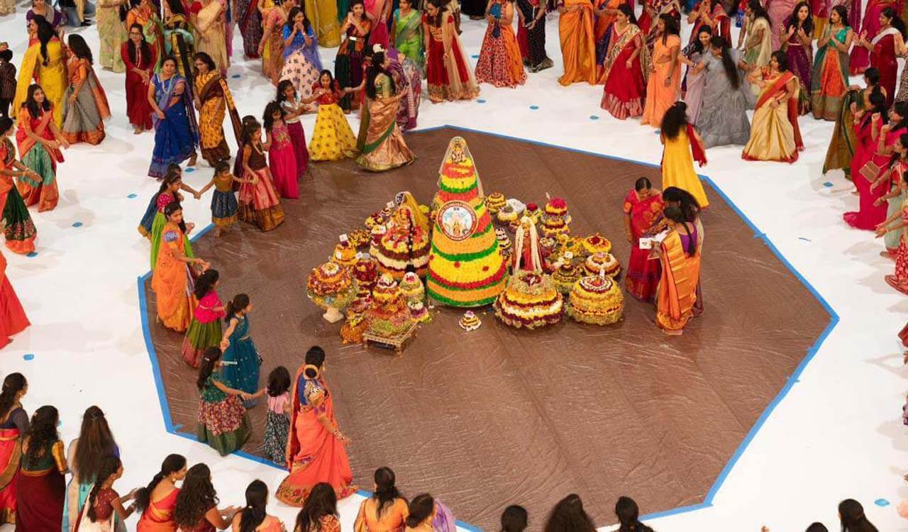 Telangana celebrates Vijaya Dasami with devotion and grandeur