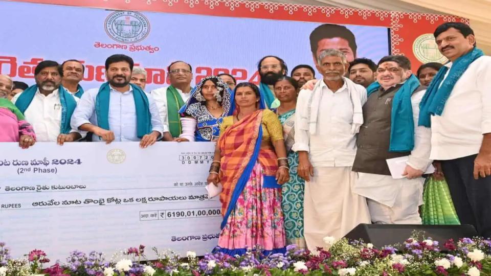 telanganalaunchessecondphaseofcroploanwaiver
