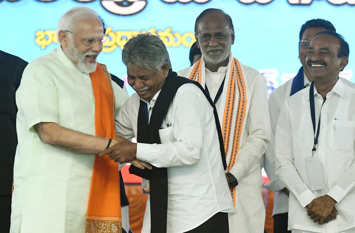centrewillsoonformcommitteetoaddressmadigacommunity’sdemandforsubcategorisationofscheduledcastes:pmmodi