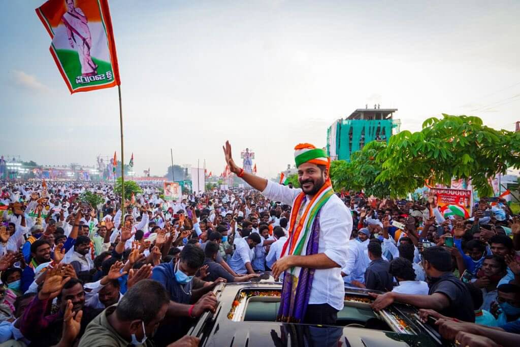 Hyderabad commuters face gridlock amid Crackers Utsav, Revanth Reddy rally