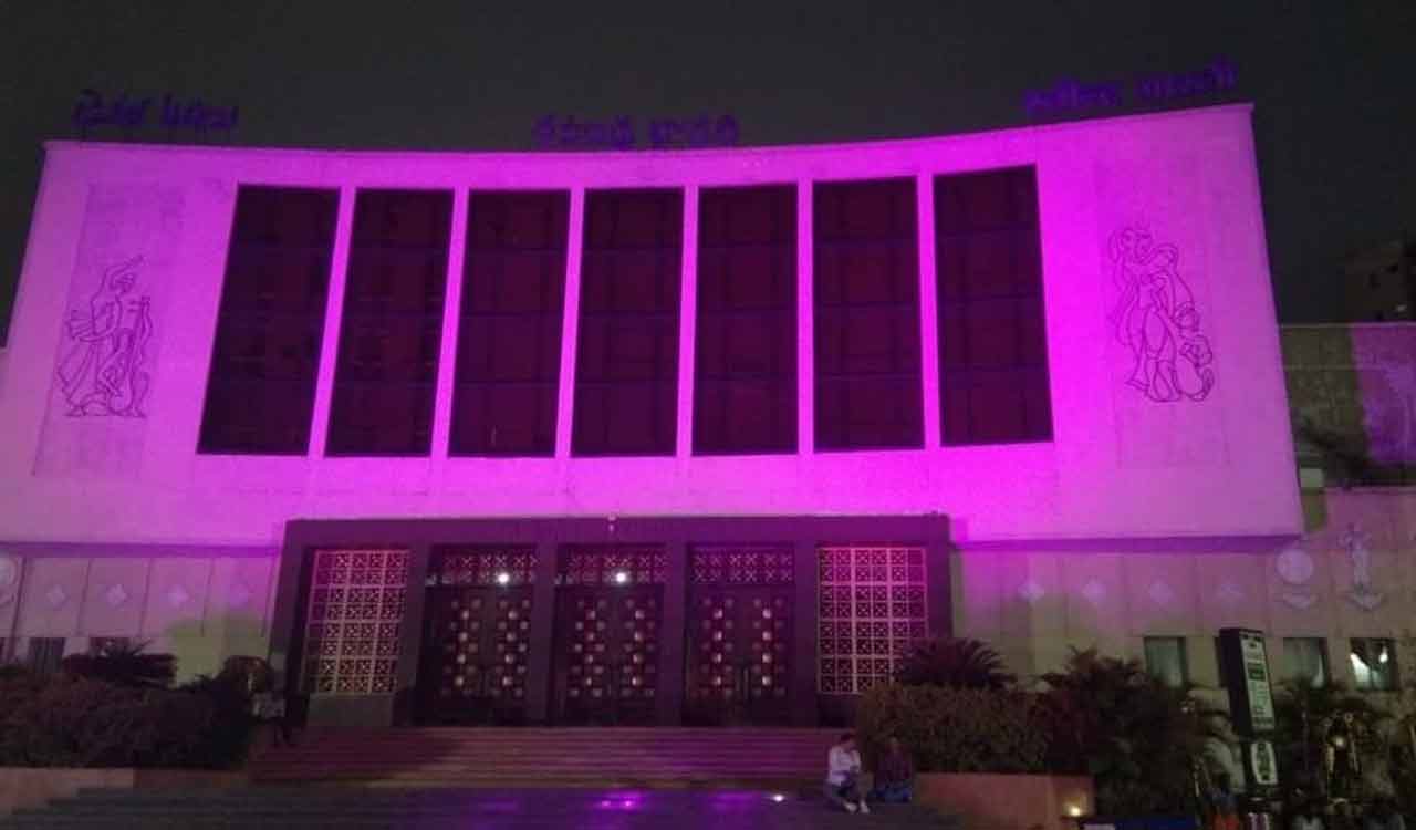 hyderabad’sravindrabharathiturnspinkforbreastcancerawareness