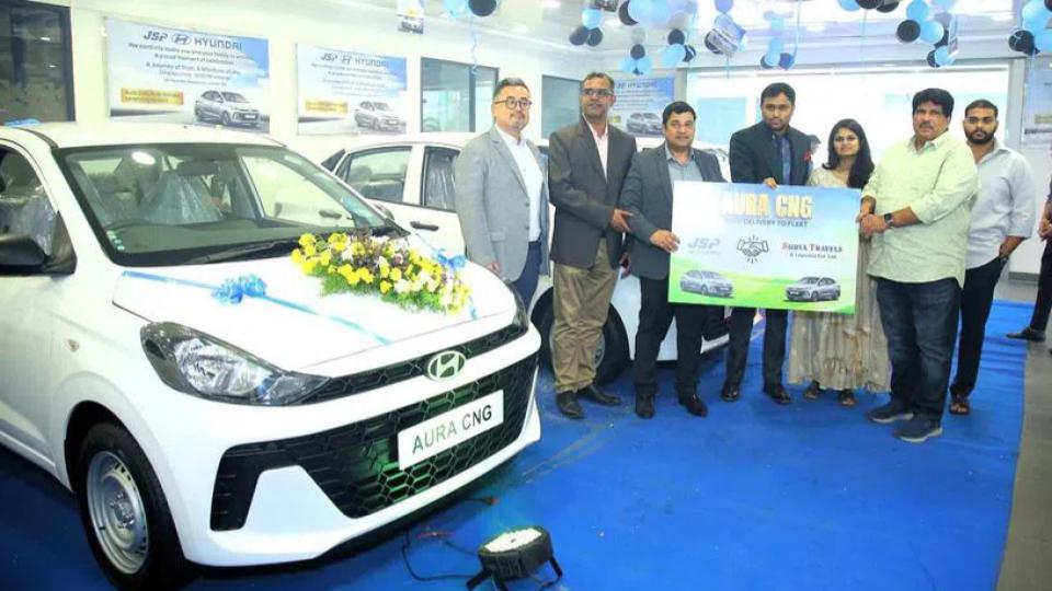hyundailaunchesgreeninitiativewithcngaurafleetinjublieehills